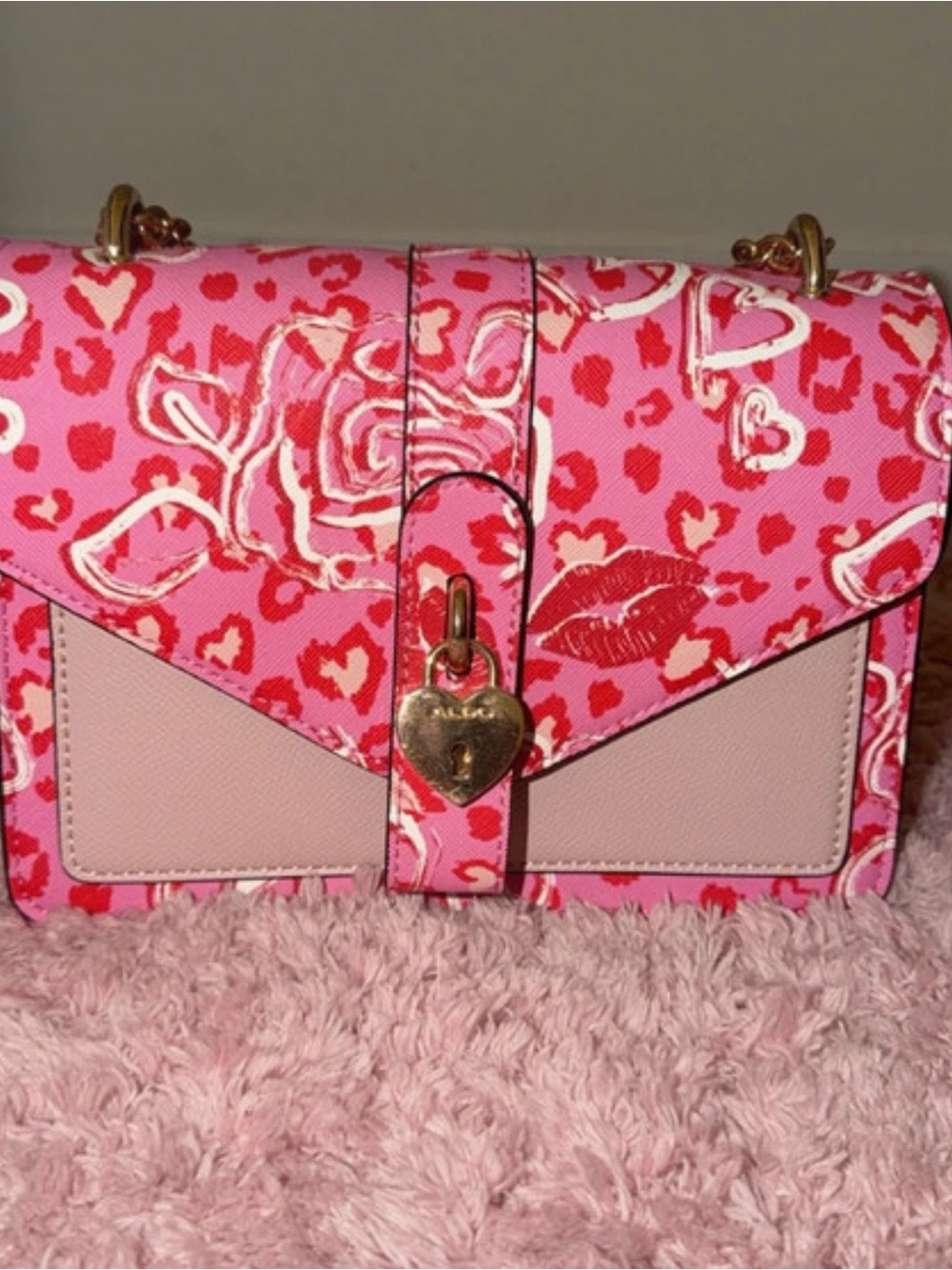 Pink Floral Heart Lock Crossbody Bag